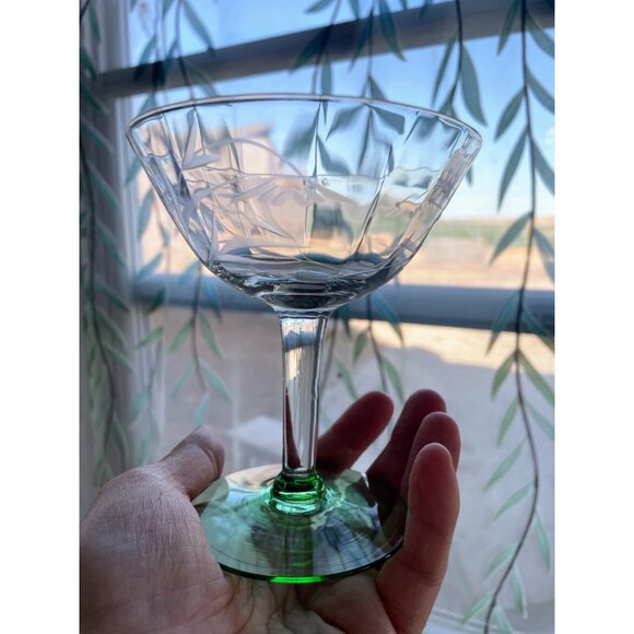 Vintage 1930s Set 5 Etched Stemware Glasses Uranium Base - Picture 2 of 16